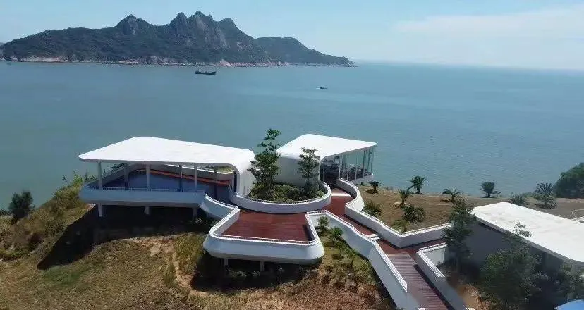 来霞浦丹湾，坐在悬崖玻璃房里看海